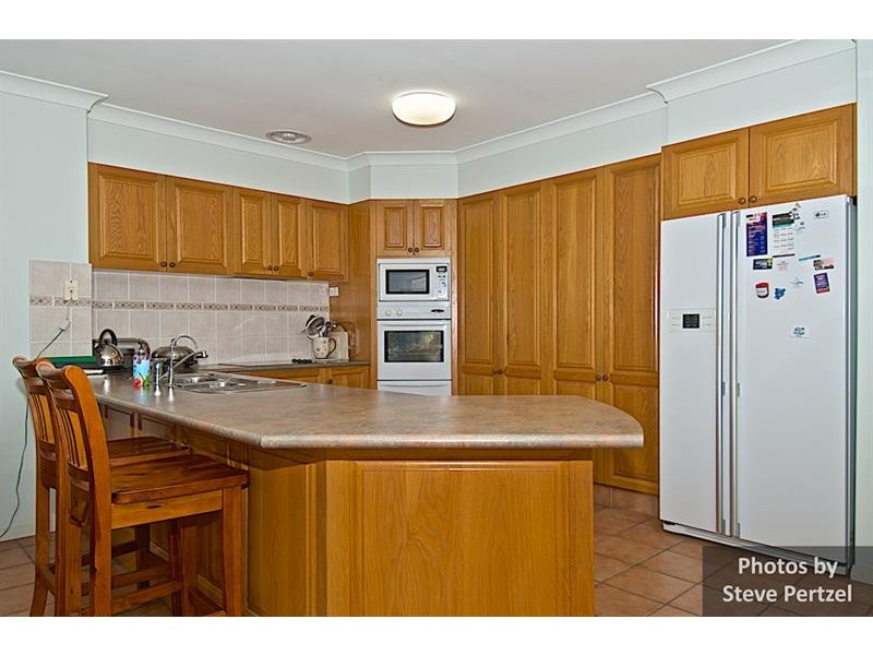 19 Hazel Ct, Arundel QLD 4214