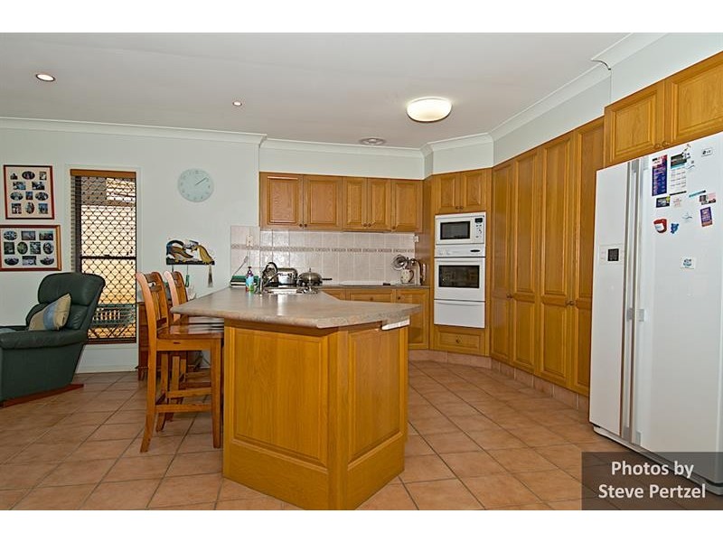 19 Hazel Ct, Arundel QLD 4214