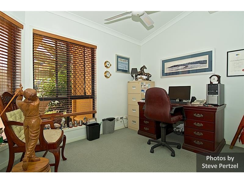 19 Hazel Ct, Arundel QLD 4214