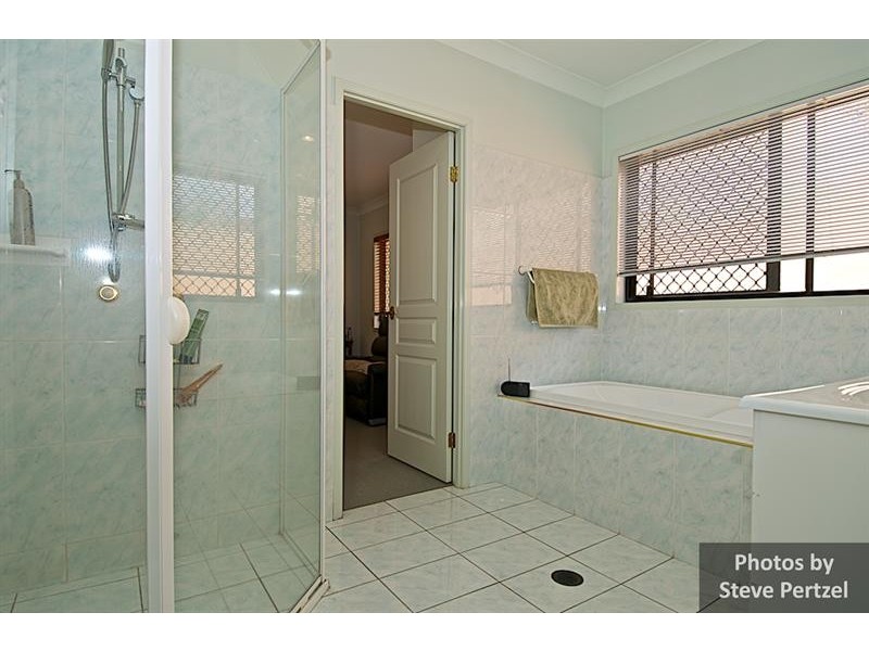 19 Hazel Ct, Arundel QLD 4214