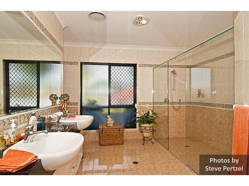 103 Arun Dr, Arundel QLD 4214