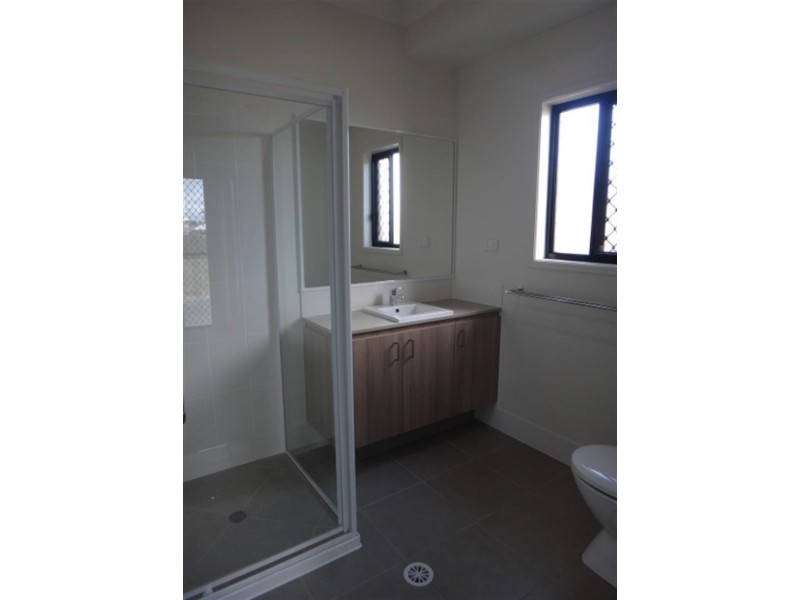 22 Hasemann Cres, Upper Coomera QLD 4209