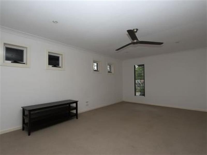 21 O’Grady  Dr, Paradise Point QLD 4216