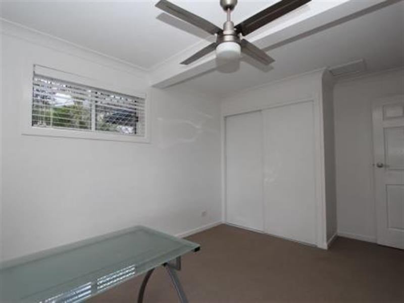 21 O’Grady  Dr, Paradise Point QLD 4216