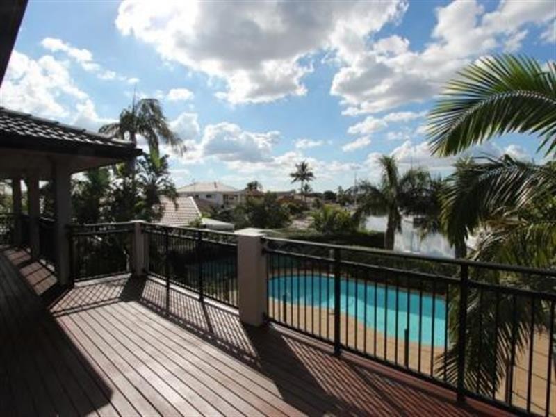 21 O’Grady  Dr, Paradise Point QLD 4216