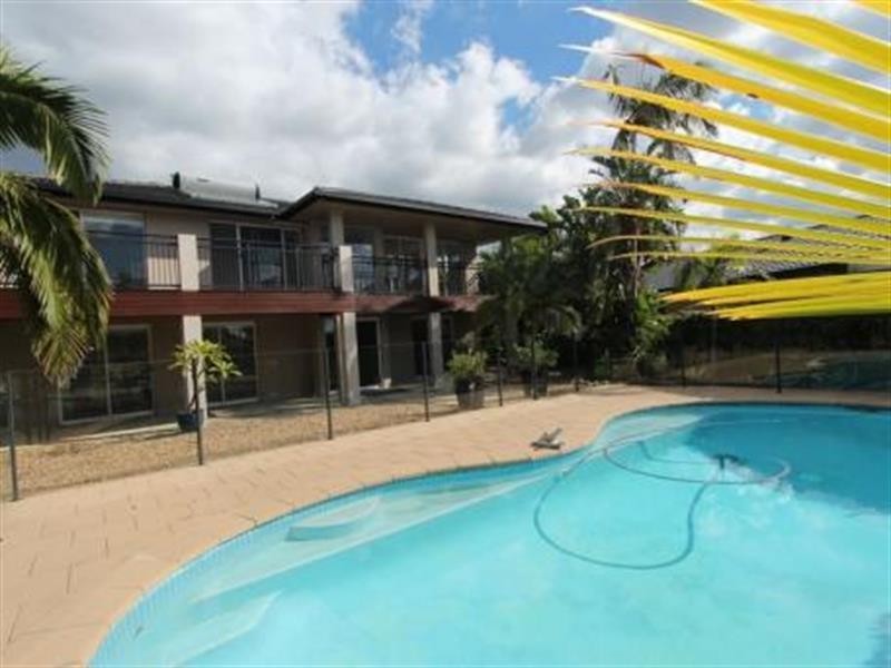 21 O’Grady  Dr, Paradise Point QLD 4216