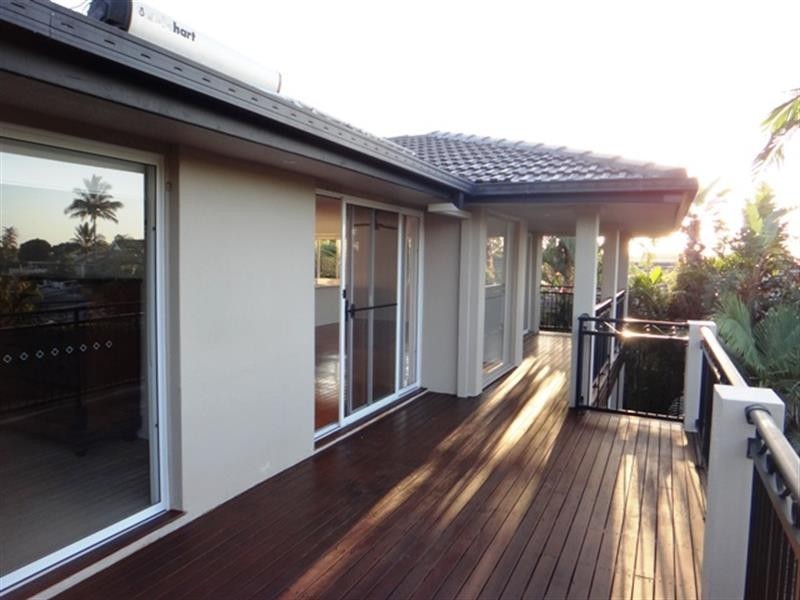 21 O’Grady  Dr, Paradise Point QLD 4216