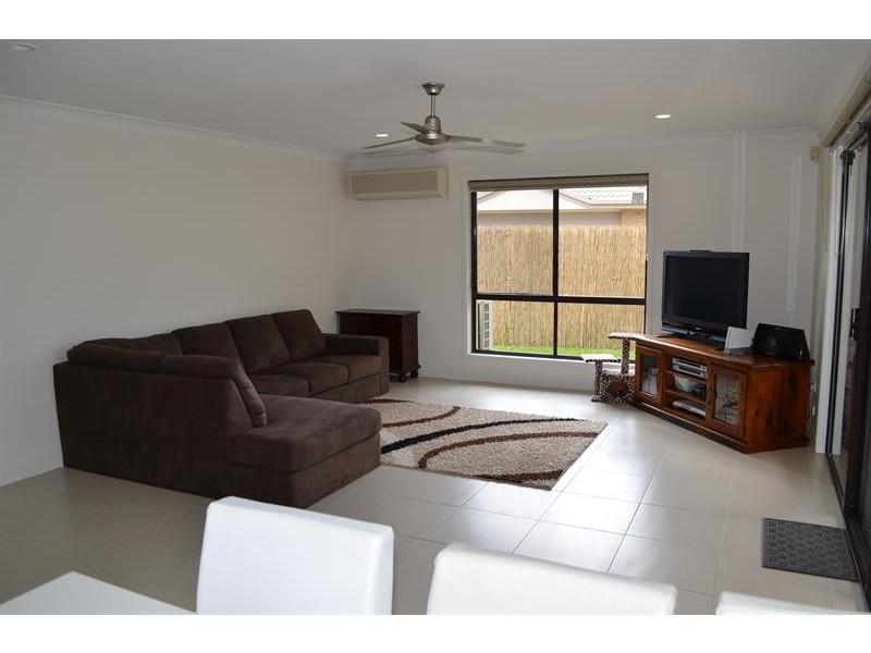 22 Lakeshore Dr, Monterey Keys QLD 4212