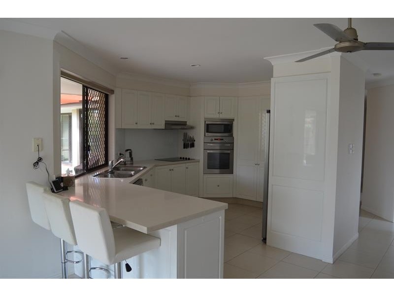 22 Lakeshore Dr, Monterey Keys QLD 4212