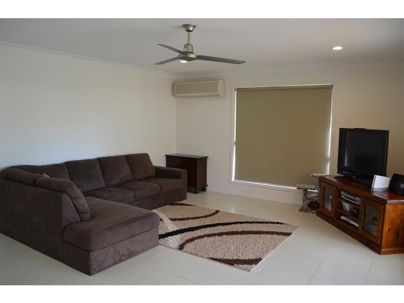 22 Lakeshore Dr, Monterey Keys QLD 4212