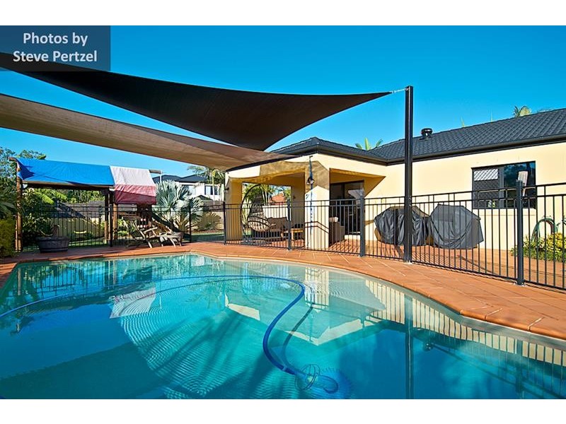 8 Oxford Pl, Arundel QLD 4214