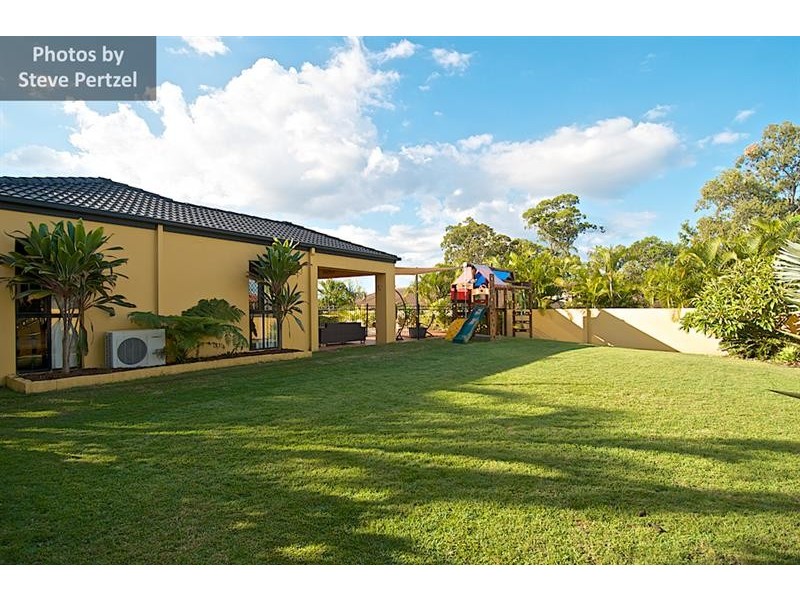 8 Oxford Pl, Arundel QLD 4214