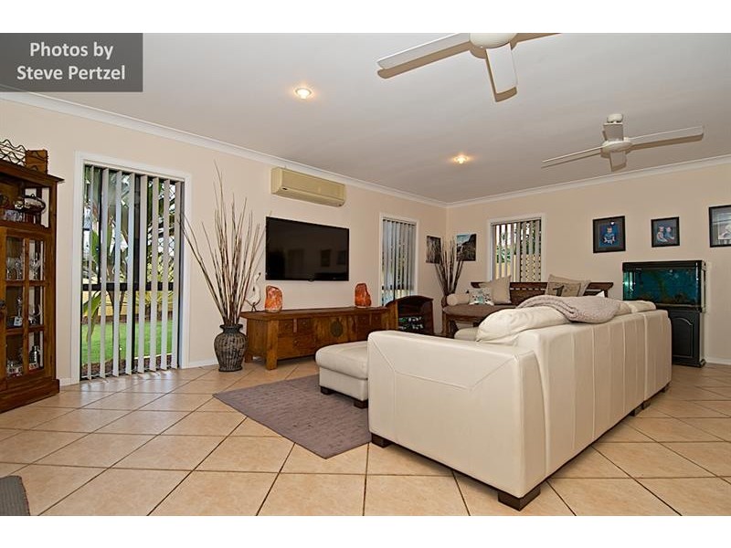 8 Oxford Pl, Arundel QLD 4214