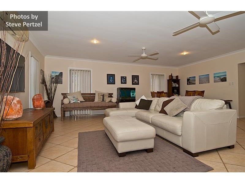 8 Oxford Pl, Arundel QLD 4214