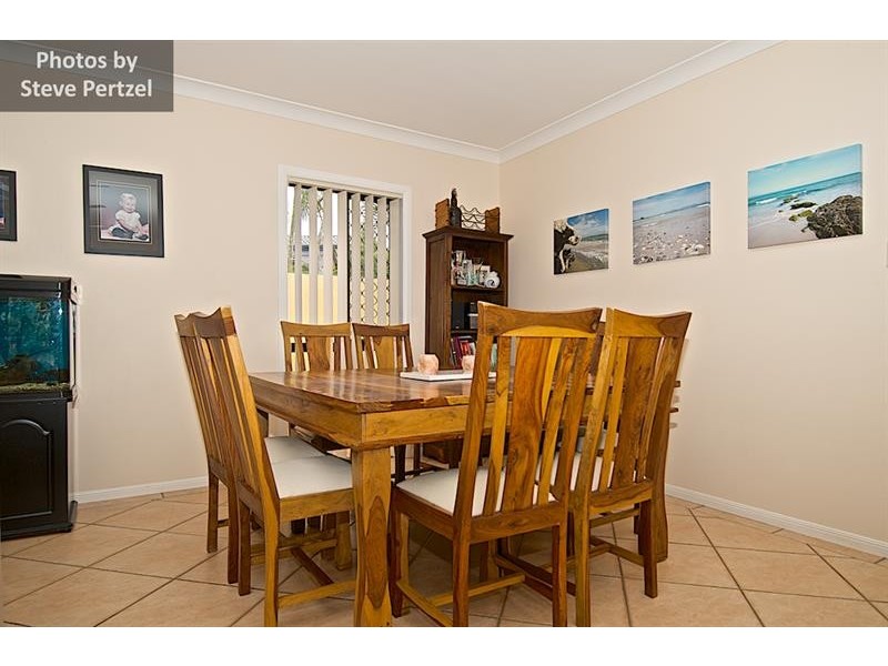 8 Oxford Pl, Arundel QLD 4214