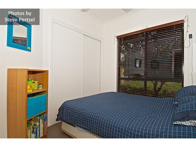 8 Oxford Pl, Arundel QLD 4214