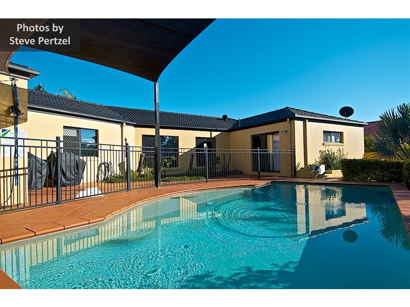 8 Oxford Pl, Arundel QLD 4214