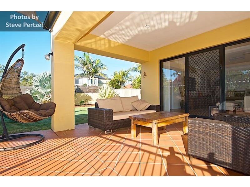 8 Oxford Pl, Arundel QLD 4214