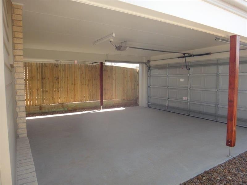 21 Damian Leeding Way, Upper Coomera QLD 4209
