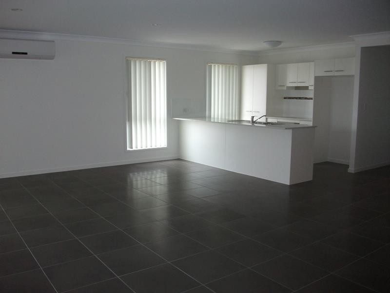 31 Winchester Cres, Pimpama QLD 4209