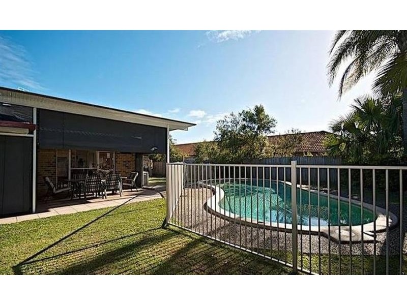 18 Forest Hills Ct, Parkwood QLD 4214