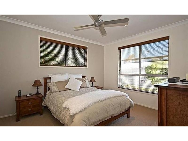18 Forest Hills Ct, Parkwood QLD 4214