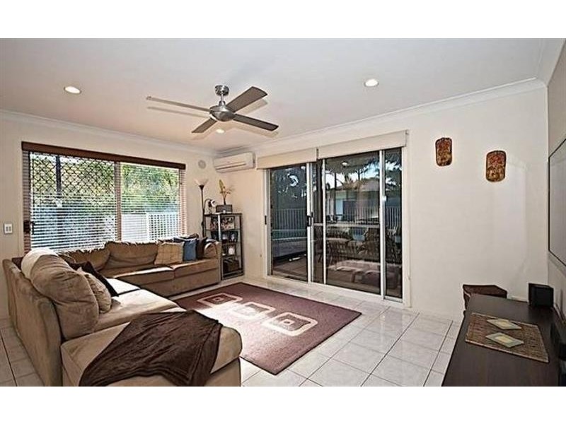 18 Forest Hills Ct, Parkwood QLD 4214