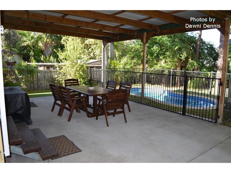 8 Stoke Lane, Labrador QLD 4215