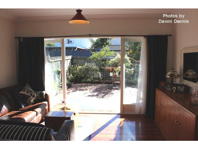 8 Stoke Lane, Labrador QLD 4215