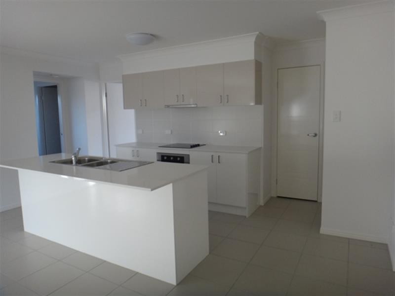 27 Hasemann Cres, Upper Coomera QLD 4209