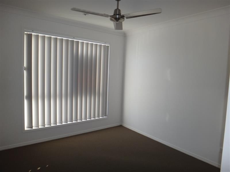 27 Hasemann Cres, Upper Coomera QLD 4209
