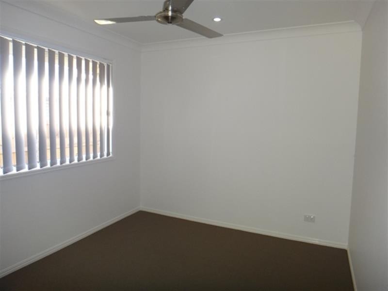 27 Hasemann Cres, Upper Coomera QLD 4209