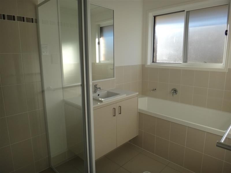 27 Hasemann Cres, Upper Coomera QLD 4209