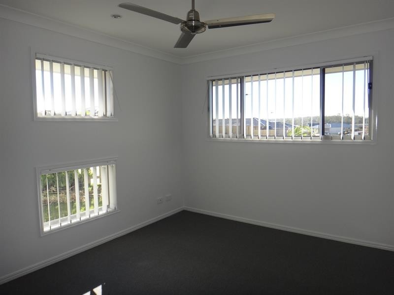 15 Damian Leeding Way, Upper Coomera QLD 4209