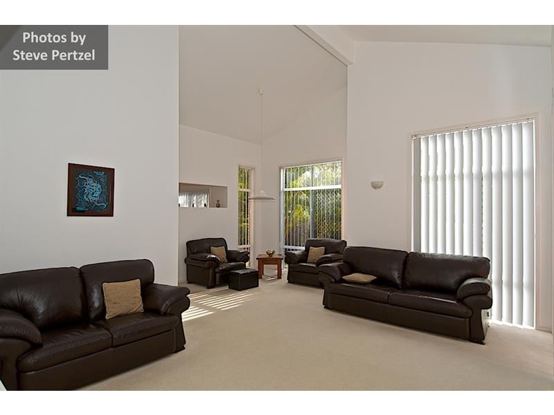 17 Gary Player Cres, Parkwood QLD 4214