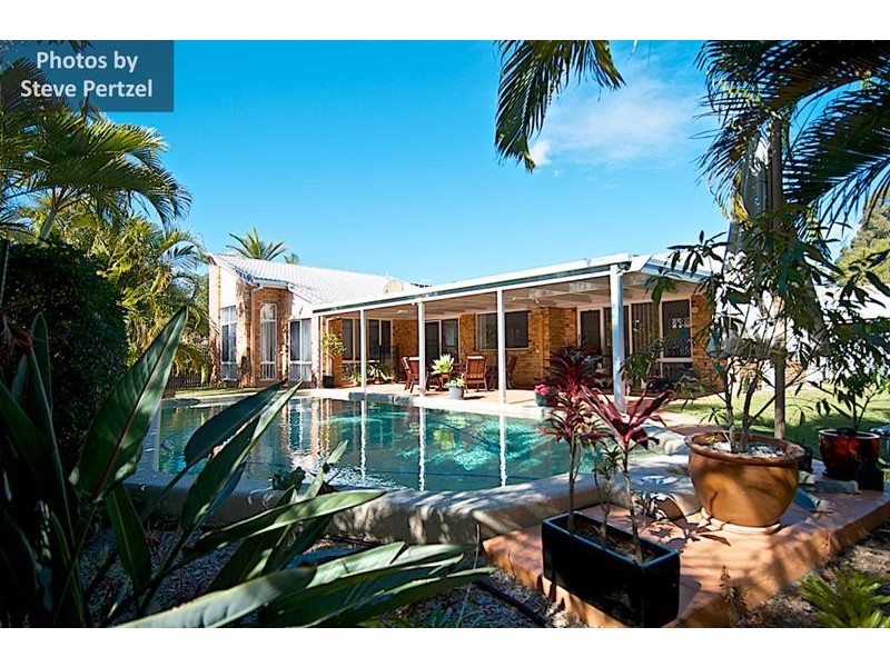 17 Gary Player Cres, Parkwood QLD 4214