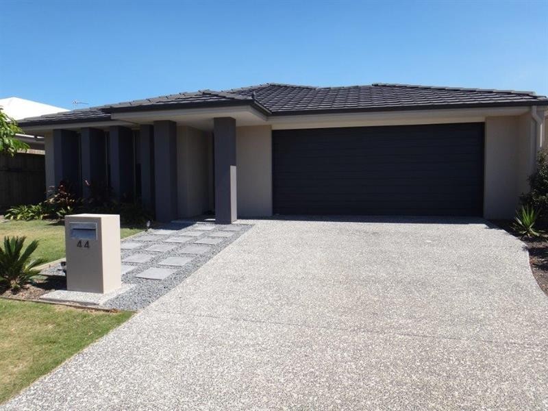 44 Azure Way, Hope Island QLD 4212