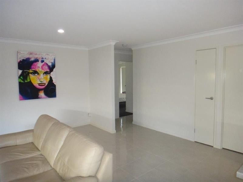 44 Azure Way, Hope Island QLD 4212
