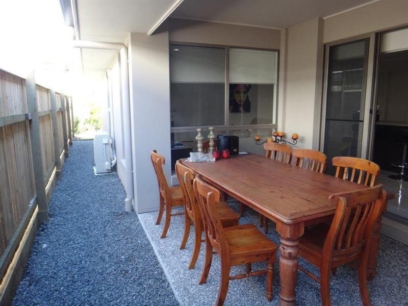 44 Azure Way, Hope Island QLD 4212