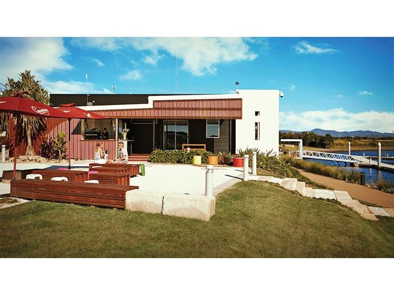 44 Azure Way, Hope Island QLD 4212