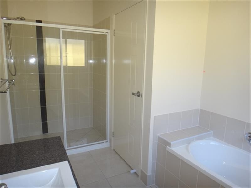 14 Hasemann Cres, Upper Coomera QLD 4209