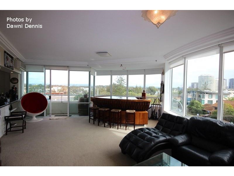 11/3 Tedder Ave, Main Beach QLD 4217