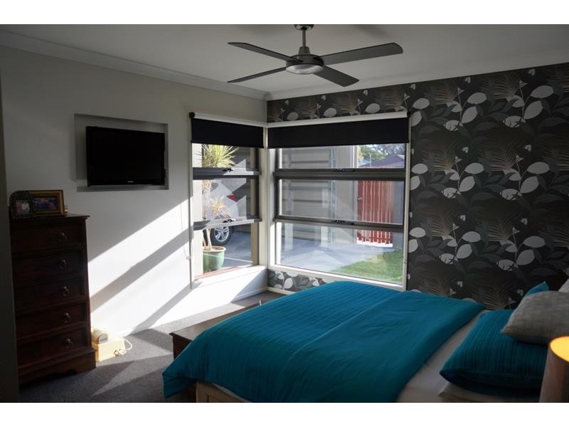 9 Ashgrove Ave, Runaway Bay QLD 4216