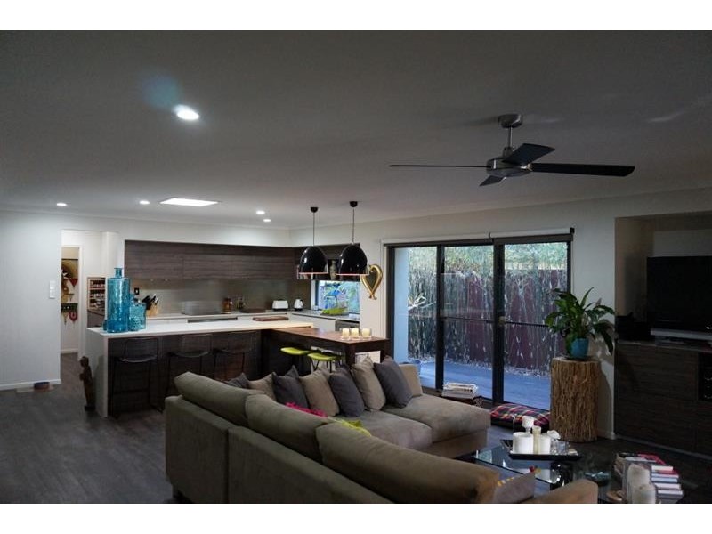 9 Ashgrove Ave, Runaway Bay QLD 4216