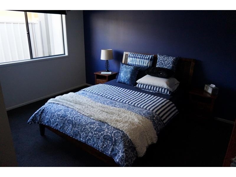 9 Ashgrove Ave, Runaway Bay QLD 4216