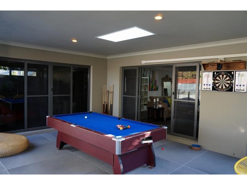 9 Ashgrove Ave, Runaway Bay QLD 4216