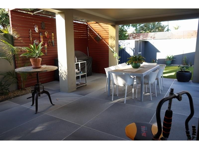 9 Ashgrove Ave, Runaway Bay QLD 4216