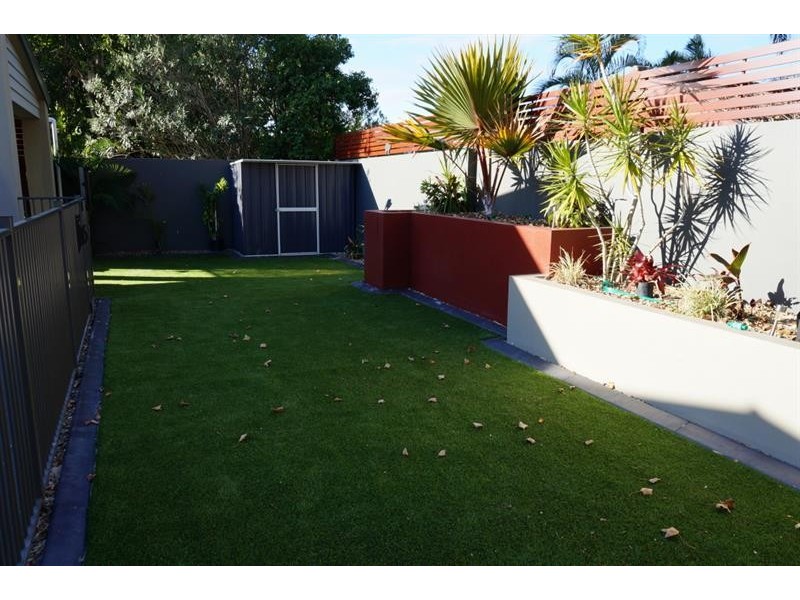 9 Ashgrove Ave, Runaway Bay QLD 4216