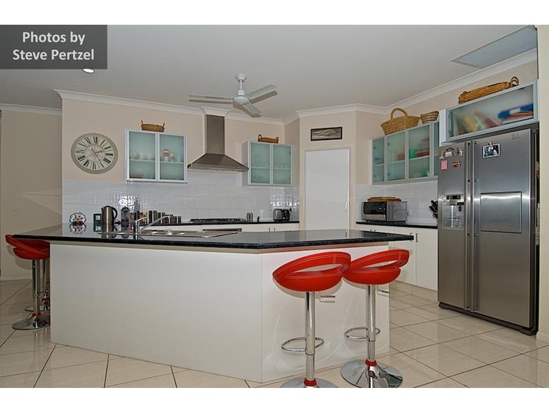 43 Arun Dr, Arundel QLD 4214