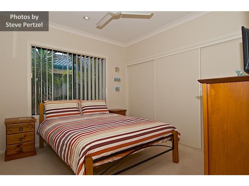 43 Arun Dr, Arundel QLD 4214